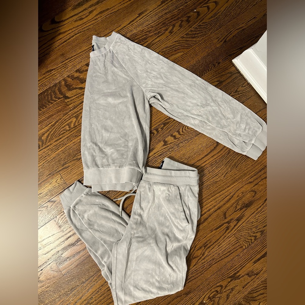GAP Velour Crewneck Sweatshirt and Jogger Set